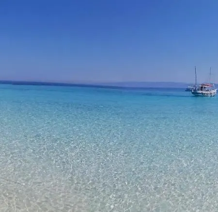 Tagoo Beach House