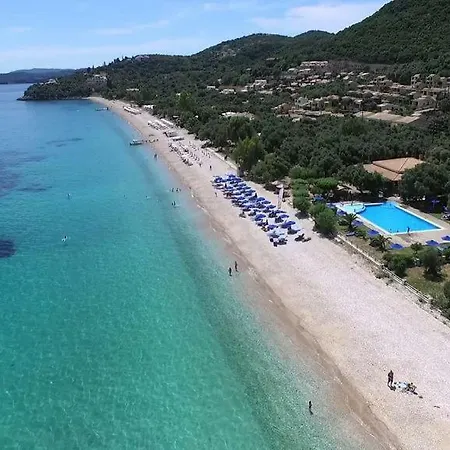 Tagoo Beach House *
